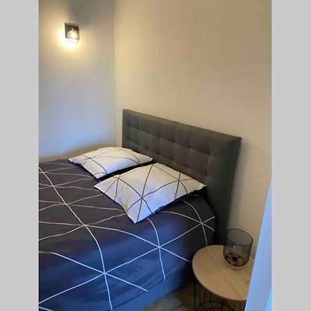 Appartement Chaleureux Au Coeur D Un Village Classe Villebois-Lavalette Luaran gambar