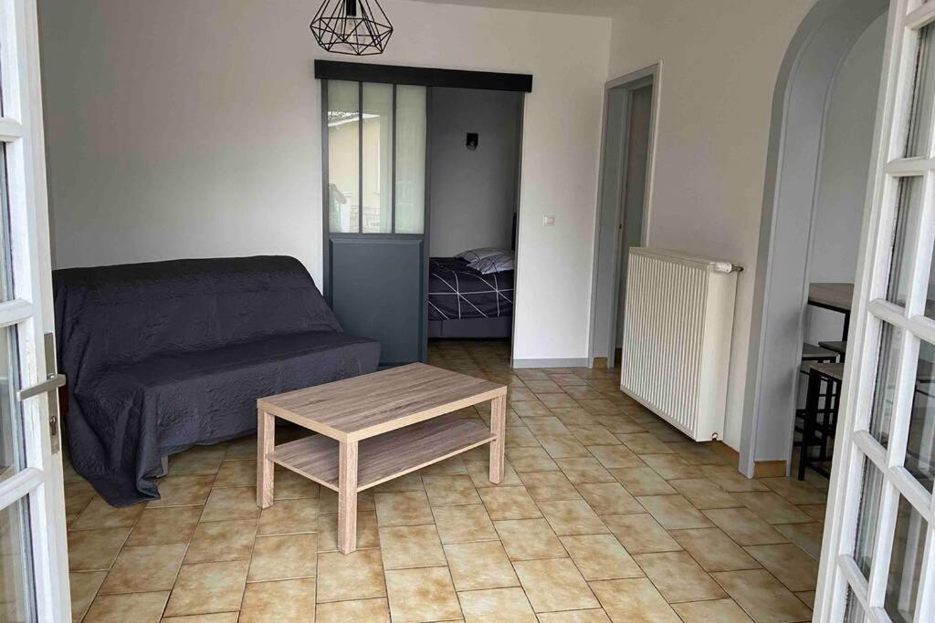 Appartement Chaleureux Au Coeur D Un Village Classe Villebois-Lavalette Luaran gambar